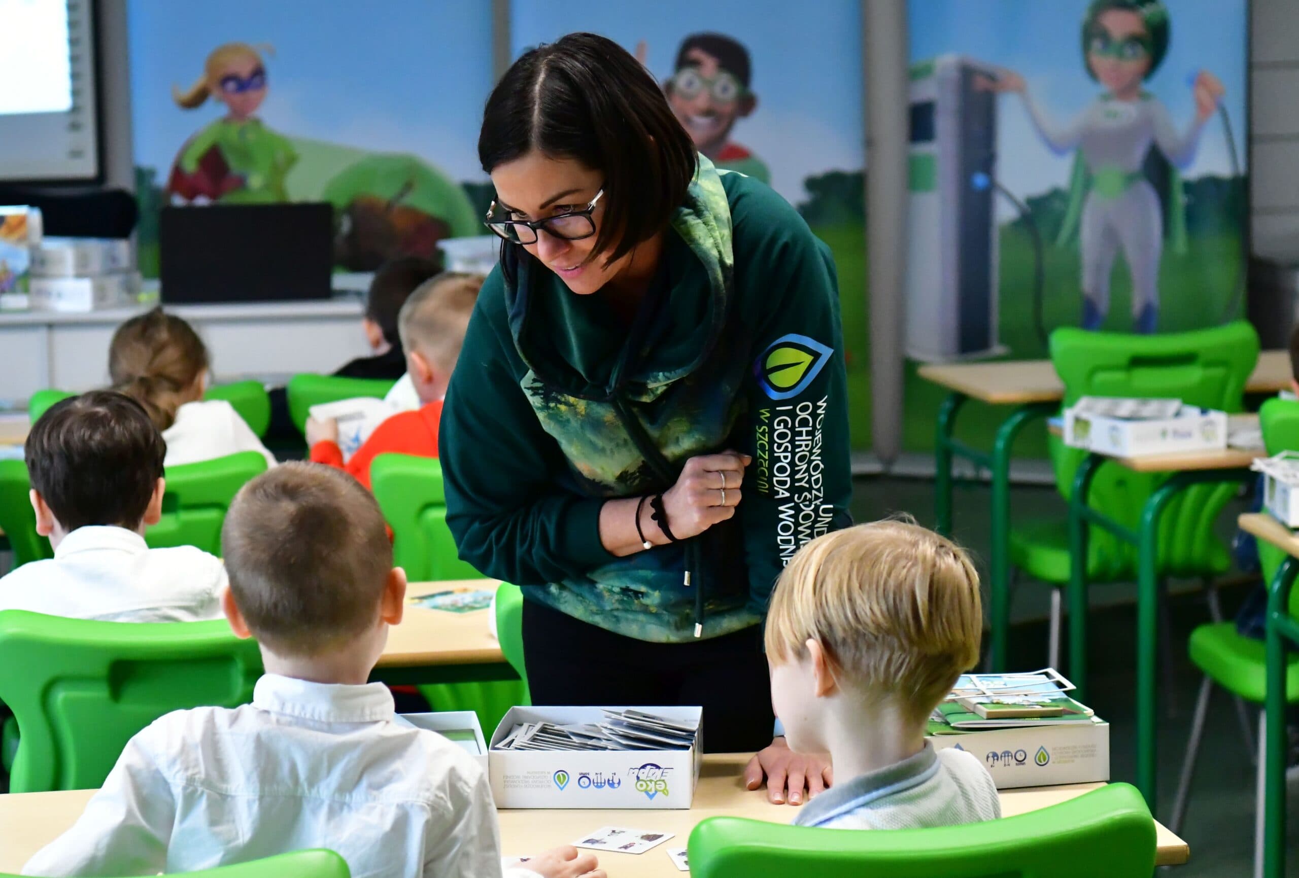 Strażniczka, Omnibus i Emobilka: superbohaterowie walczą o środowisko